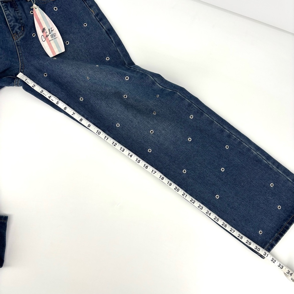 Cali 1850 NWT Faded Blue Straight Leg Mid Rise Grommeted Front Jeans, 5/27 - Picture 12 of 16